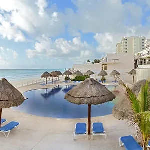 Oceanfront White For Families Apartment Cancun